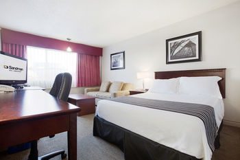 Hotel Sandmanedmonton West