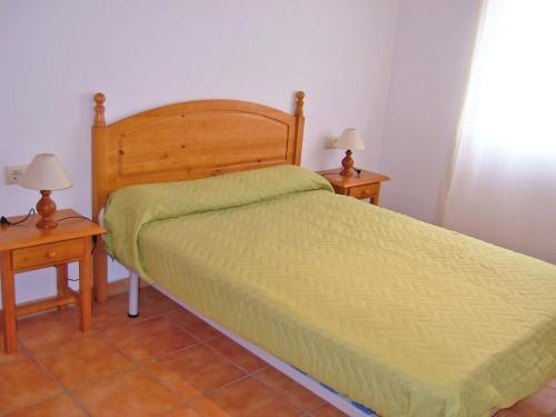 Apartment Roses I Llan��