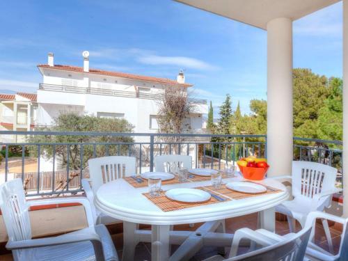 Apartment Roses I Llan��