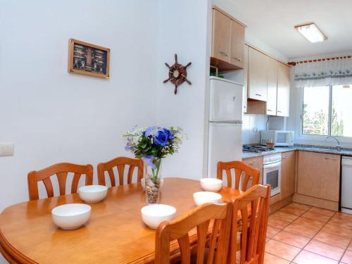 Apartment Roses I Llan��