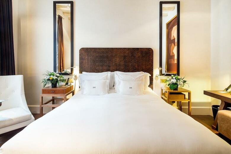 Hotel Do Pla�a Reial G.l.