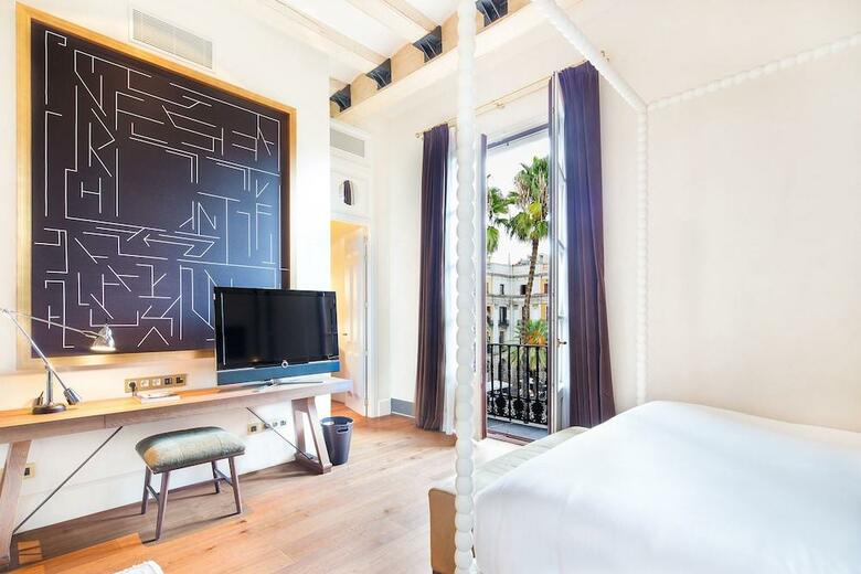Hotel Do Pla�a Reial G.l.