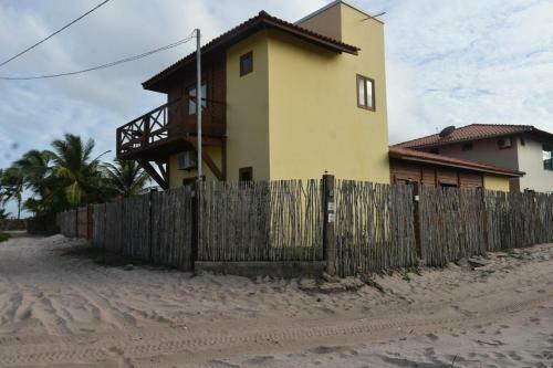 Tropical House Atins