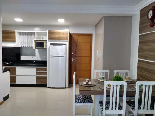 Apartamento Royal 101 - 2 Quartos, 5 H�spedes, 350m Da Praia