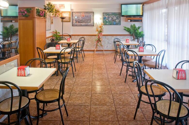Hostal Pensi�n Venecia Y Montecarlo