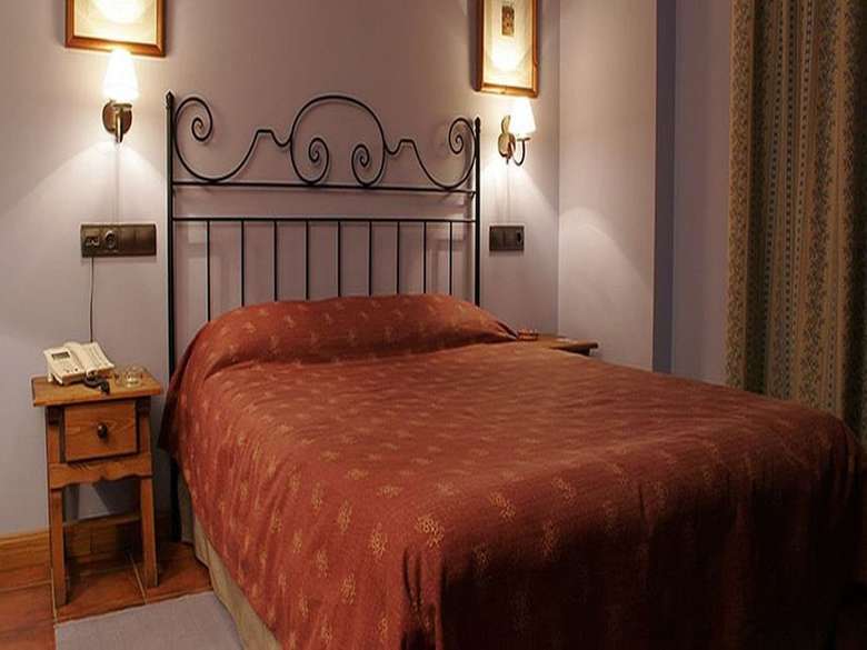 Hostal Hotel Casbas