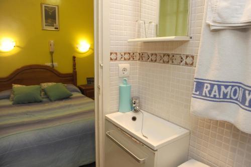 Hostal Ram�n Y Cajal