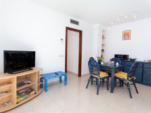 Edifici Laimar Apartment Llan��