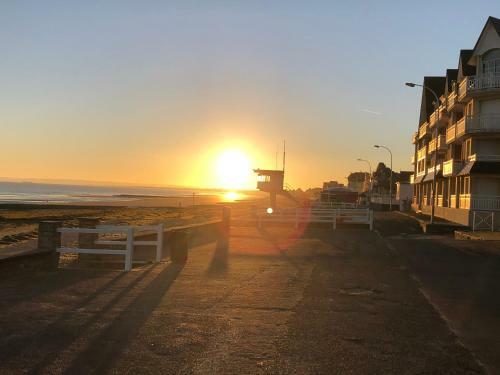 La Plage Au Bout Du Jardin / Sword Beach Cottage