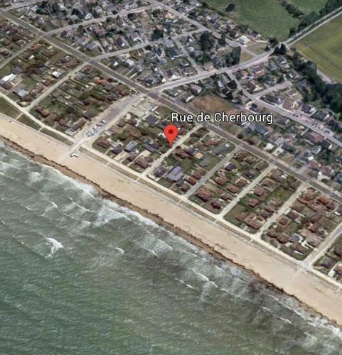La Plage Au Bout Du Jardin / Sword Beach Cottage