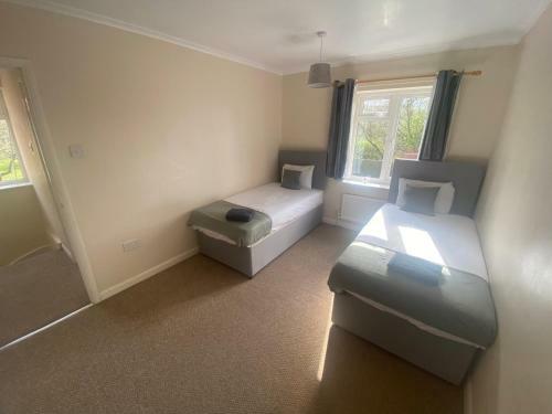 Cheerful 3 Bedroom Semi Detached House