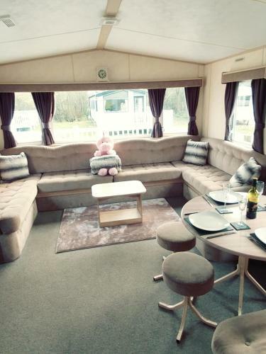 Len's Getaway Tattershall Lakes