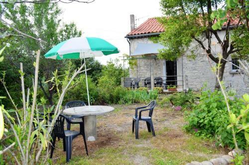 Maison de 5 Chambres Avec Jardin Amenage A Les Vans