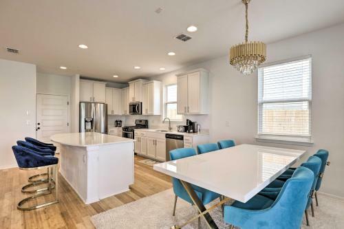 Contemporary Austin Retreat About 11 Mi To Dtwn!
