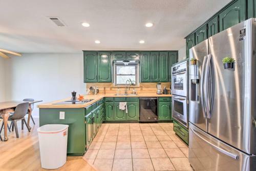 Grand Prairie Duplex Home About 5 Mi To Stadiums!
