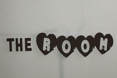 Apartamento The Room: � Vous De Jouer?