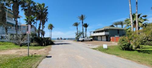 Atol Quad 4 Home