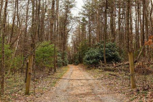 Hillsville Home On The Blue Ridge Parkway!