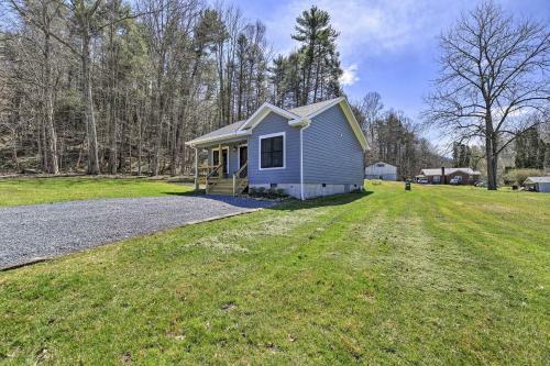Cozy Damascus Cottage With Outdoor Amenities