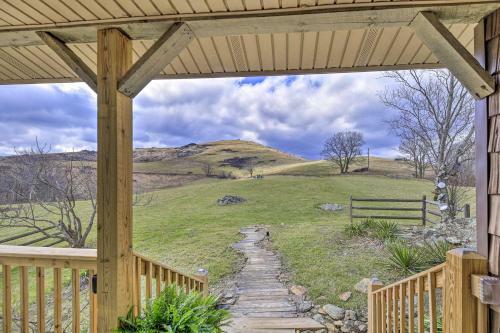 Apartamento Scenic, Authentic Cabin With Sweeping Mtn Views
