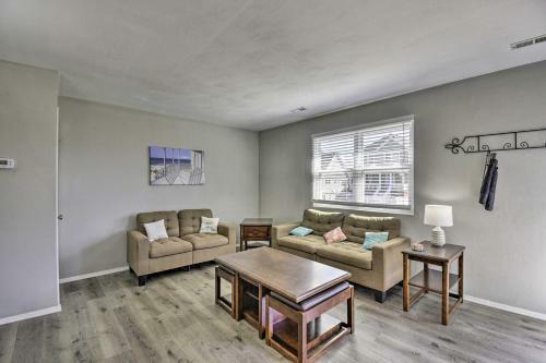 Norfolk Home With Private Yard - Walk To Beach!