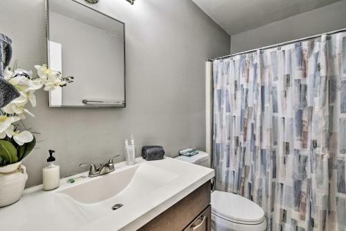 Norfolk Home With Private Yard - Walk To Beach!
