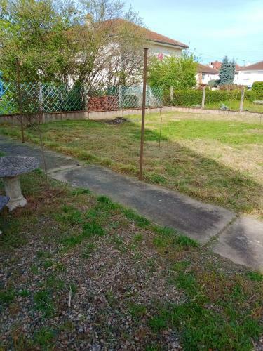 Maison de 3 Chambres Avec Jardin Clos A Montlucon
