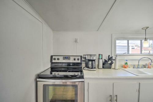 Inviting Bremerton Home Near Hiking And History