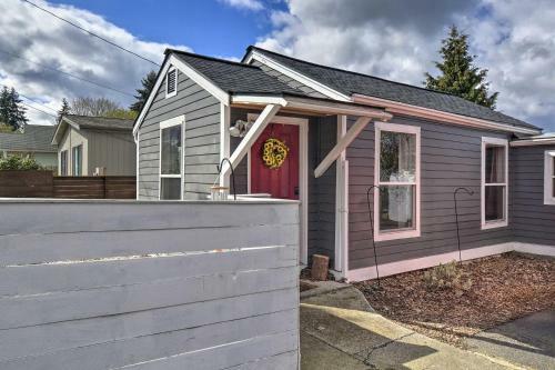 Inviting Bremerton Home Near Hiking And History