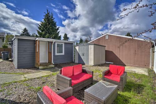 Inviting Bremerton Home Near Hiking And History