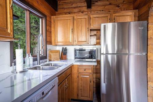 Oceanfront Retreat Mount Rainierking Bedgames