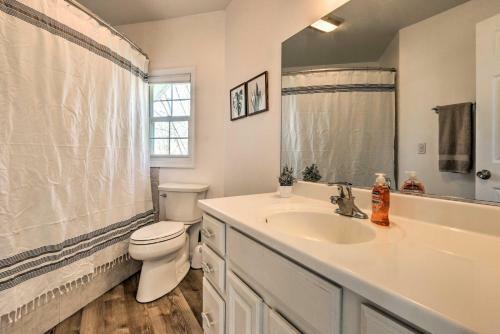 Harpers Ferry Home With Hot Tub, Walk To River!