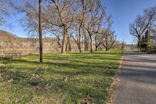 Harpers Ferry Home With Hot Tub, Walk To River!