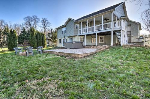 Harpers Ferry Home With Hot Tub, Walk To River!