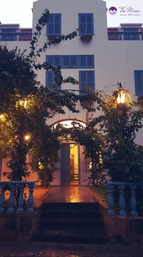 Via Mina Hotel