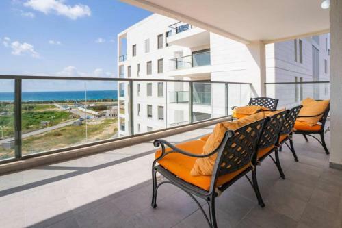Apartamento Bright Sunny Holiday Home With Sea Views