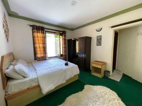 Hostal Halga Guest House