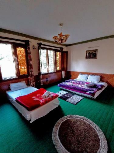 Hostal Halga Guest House