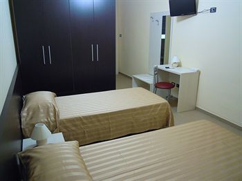Hotel Happy