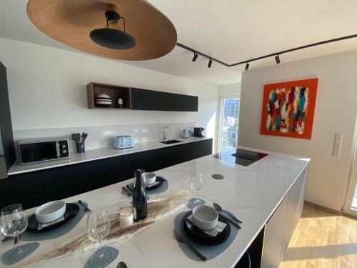 Apartamento 2bd Designer Apt. 134m2 In Strassen