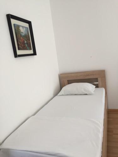 Em Apartments