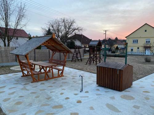 Apartamento Lili Vend�gh�z