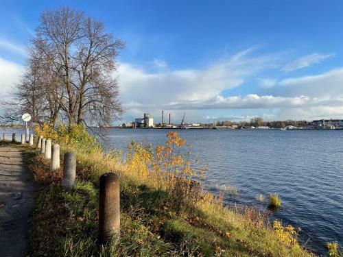 Beautiful 2 Bedroom Apartment 5 Min From Center