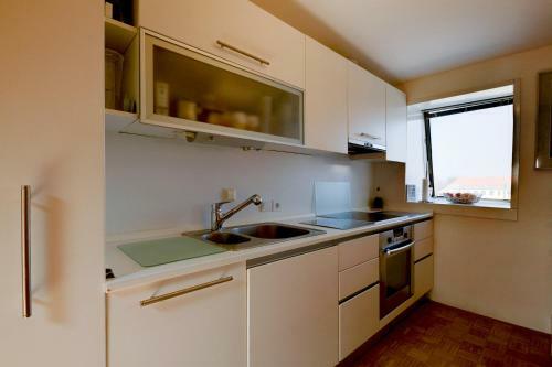 Two-bedroom Apartment Ljubljana Erjavceva