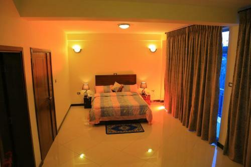 T.m.y Hotel