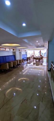 Hays Suites Hotel