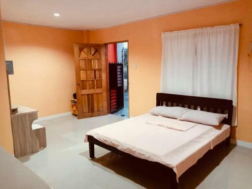 Hostal Rozay Travellers Inn