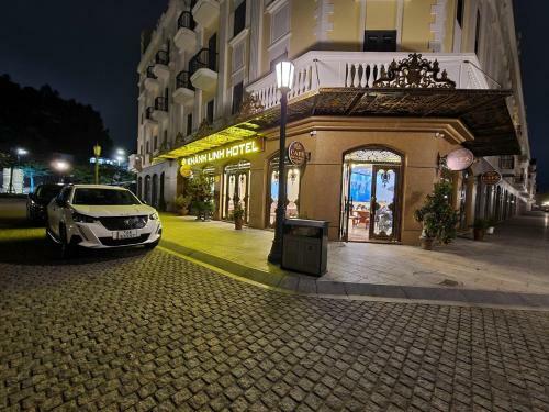 Kh�nh Linh H? Long Hotel