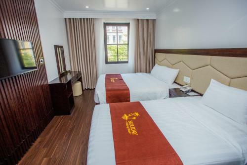 Holiday Hotel Halong Bay