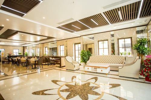 Holiday Hotel Halong Bay